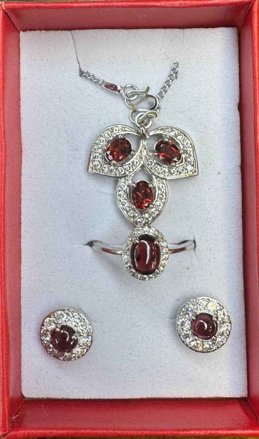 Crimson Trefoil 4-Piece Jewelry Set