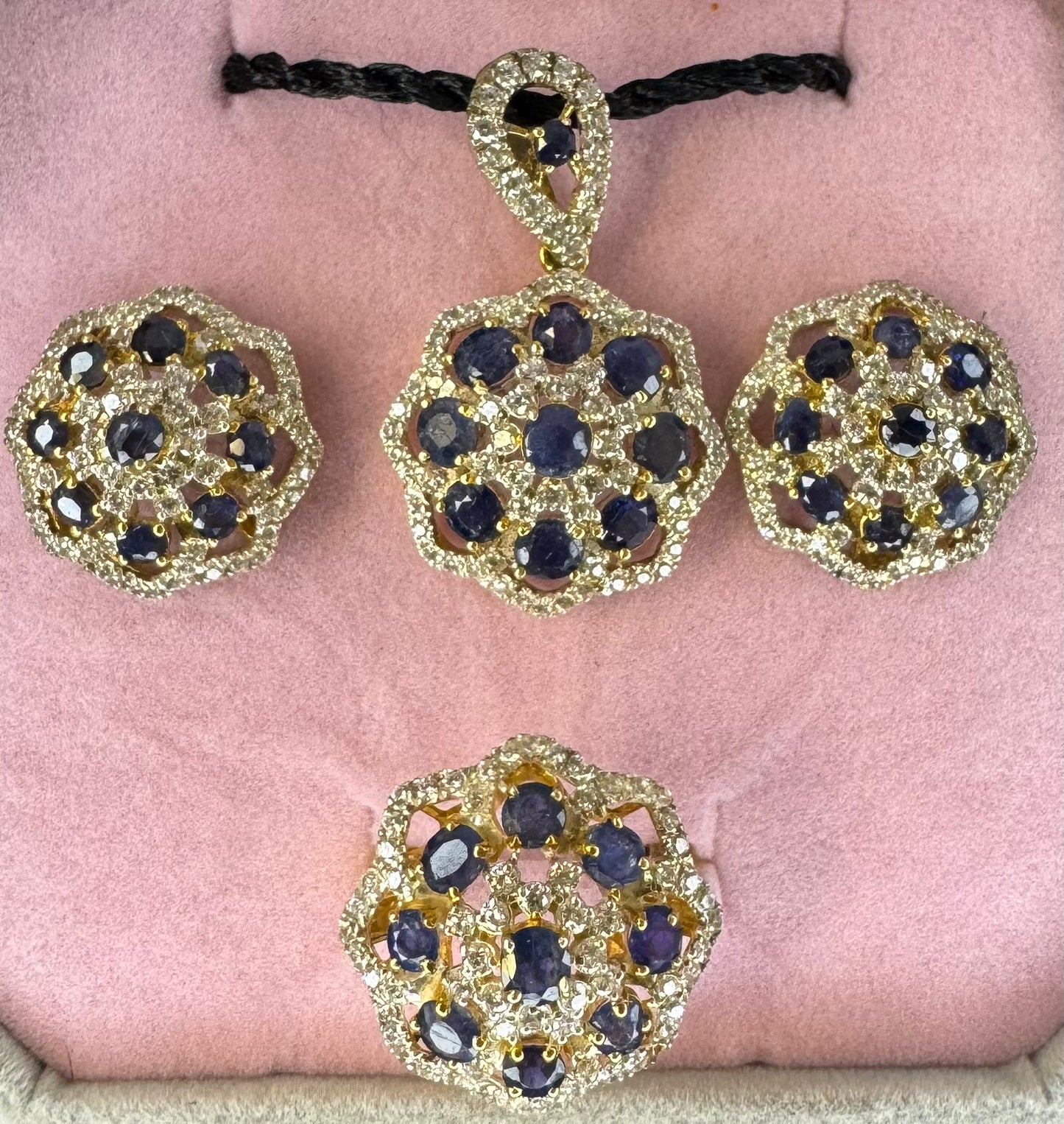 Dark Blue Sapphire – Elegant 4-Piece Jewelry Collection